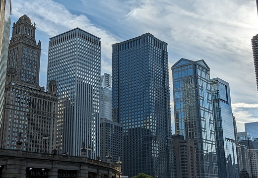 PXL 20230902 220940607