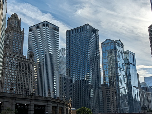 PXL 20230902 220940607