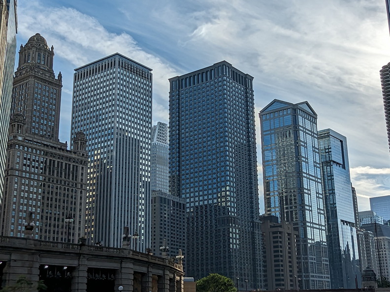 PXL 20230902 220940607