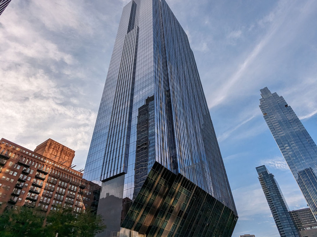 PXL 20230902 225915840