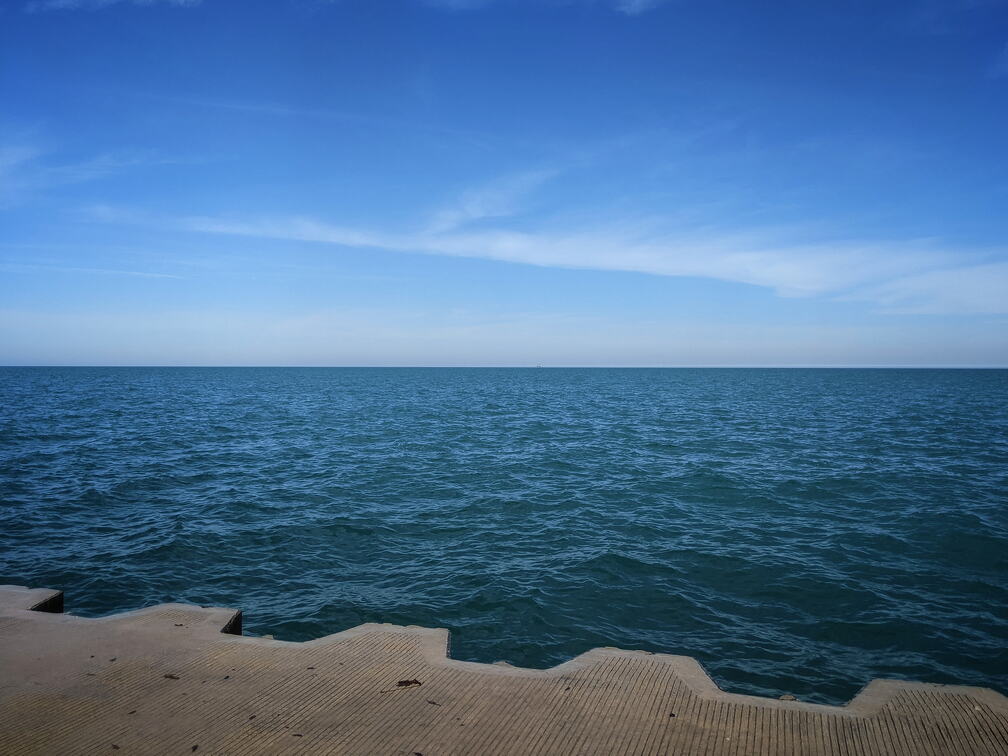 The-Wall-and-The-Lake