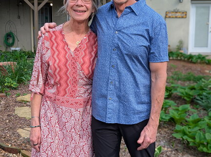 PXL 20250419 212703833