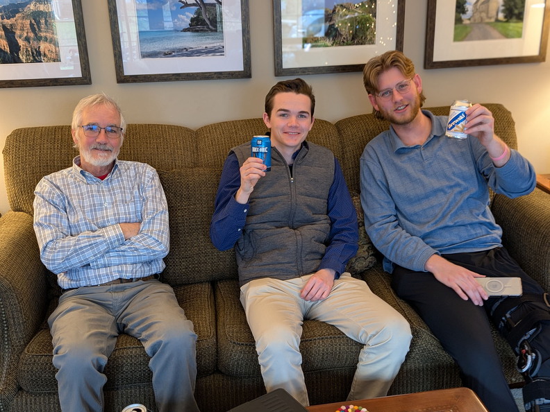 PXL 20241228 201059131.PORTRAIT