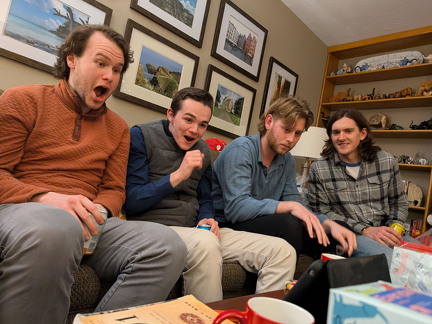 PXL 20241229 005033853