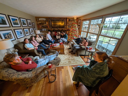 PXL 20251227 181920570