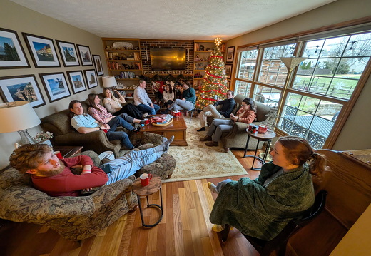 PXL 20251227 181920570