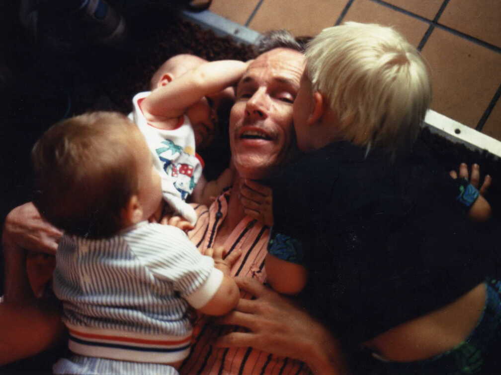 210-Milton-w-grandsons-1991400