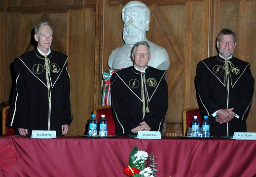 303-Hungery Doctorate-2007-552