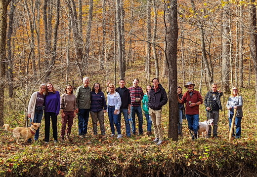 PXL 20221029 182810438-01