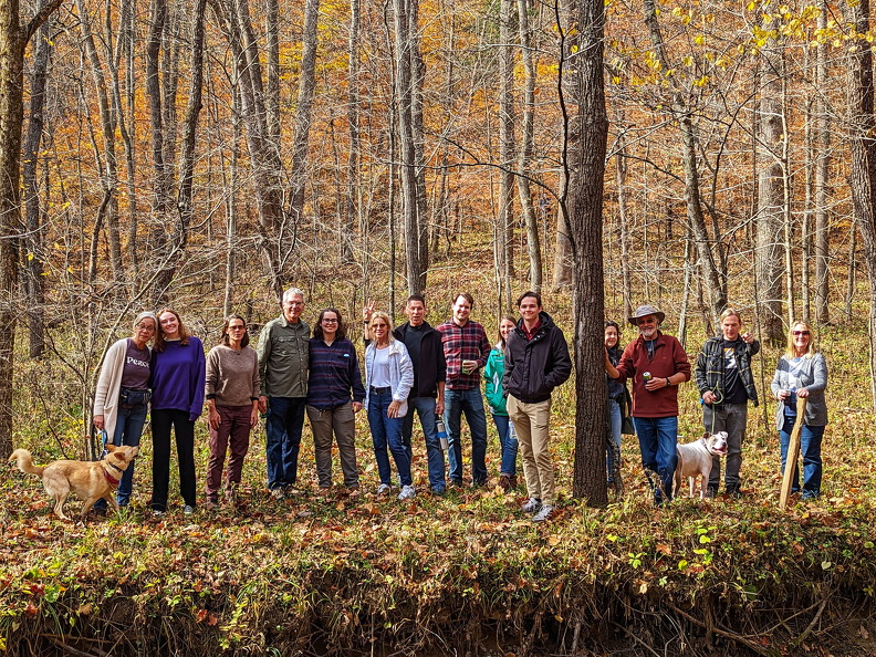 PXL 20221029 182810438-01