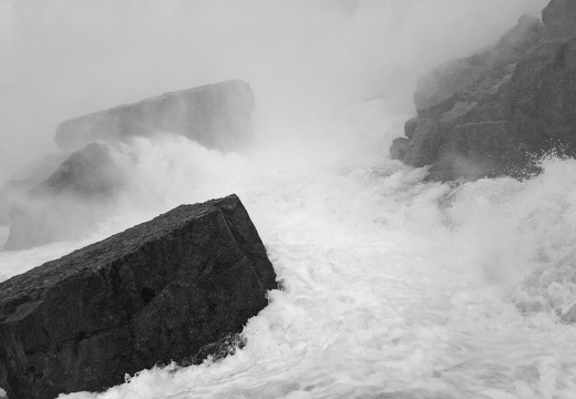Niagara-Falls-2018-Water-Rock