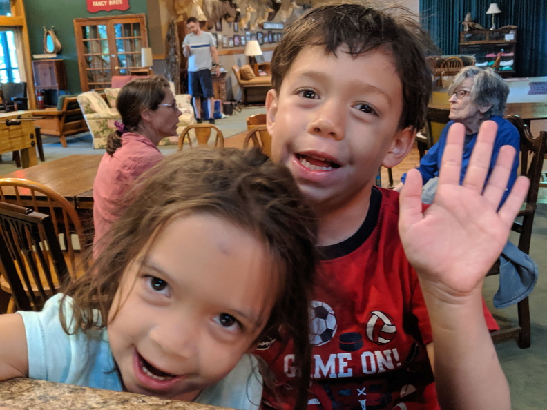 00000PORTRAIT-00000-BURST20190809193048398