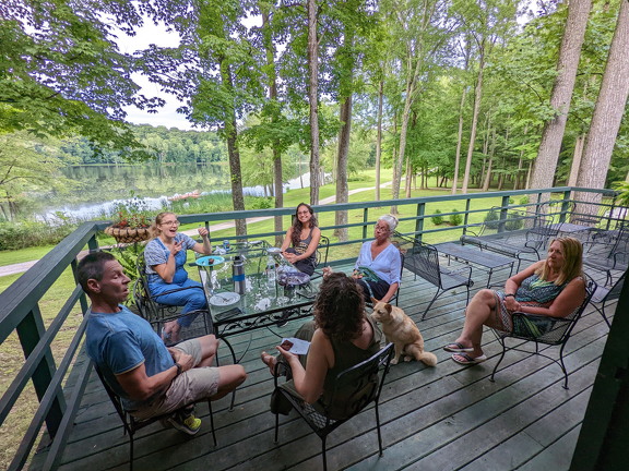 PXL 20220812 234743442