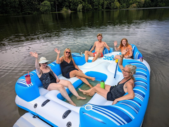 PXL 20220813 194659027 