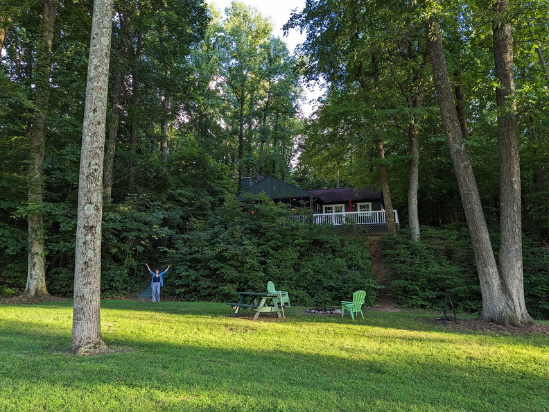 PXL 20230817 233942709