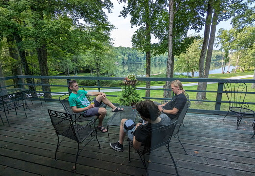 PXL 20230818 224009075