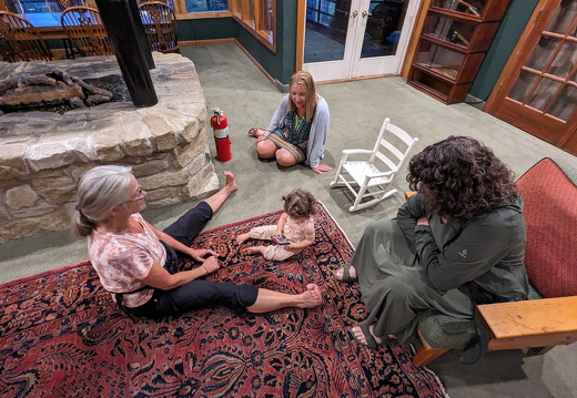 PXL 20230819 004723743