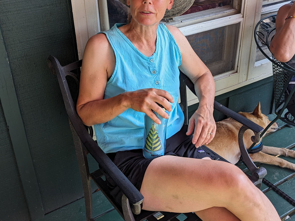 PXL 20230819 211556669 