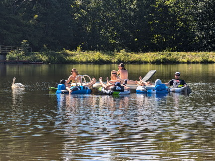 PXL 20240810 204253203