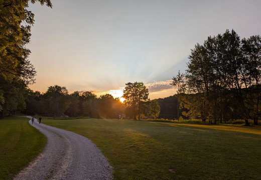 PXL 20240811 002356765