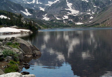 lakeisabelle-peaks-062502