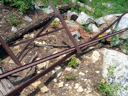 lostlake-minningremnants1-062202