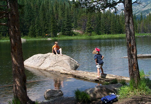 lostlaketrail-ezthea-lake-062202