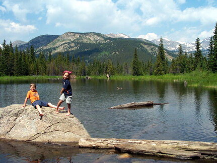 lostlaketrail-ezthea-lake1-062202