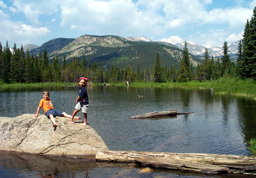 lostlaketrail-ezthea-lake1-062202