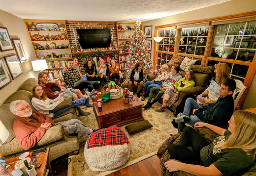 PXL 20221228 013320271 