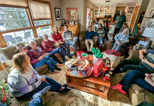 PXL 20221228 172837904 