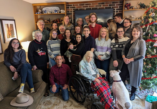 PXL 20221228 182203965 