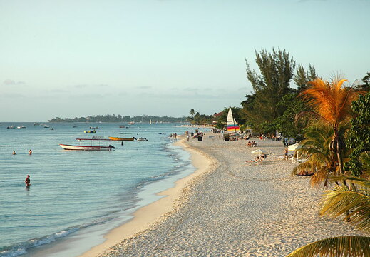 White-Sands-Beach-North