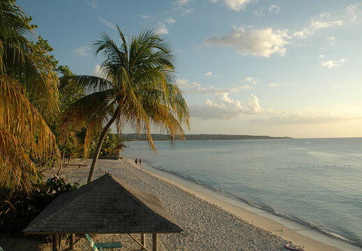 White-Sands-Beach-South