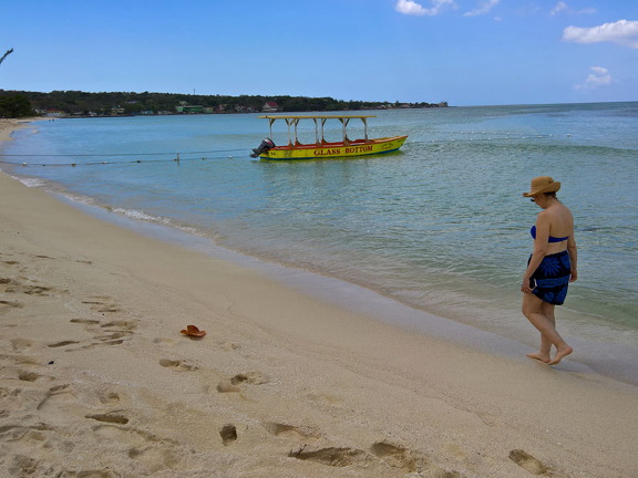 Beach-Hike-to-Negril