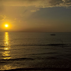 White-Sands-Sunset-Boats