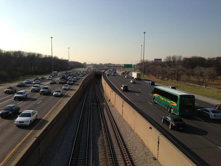 DesPlainesRiverTrail expressway1