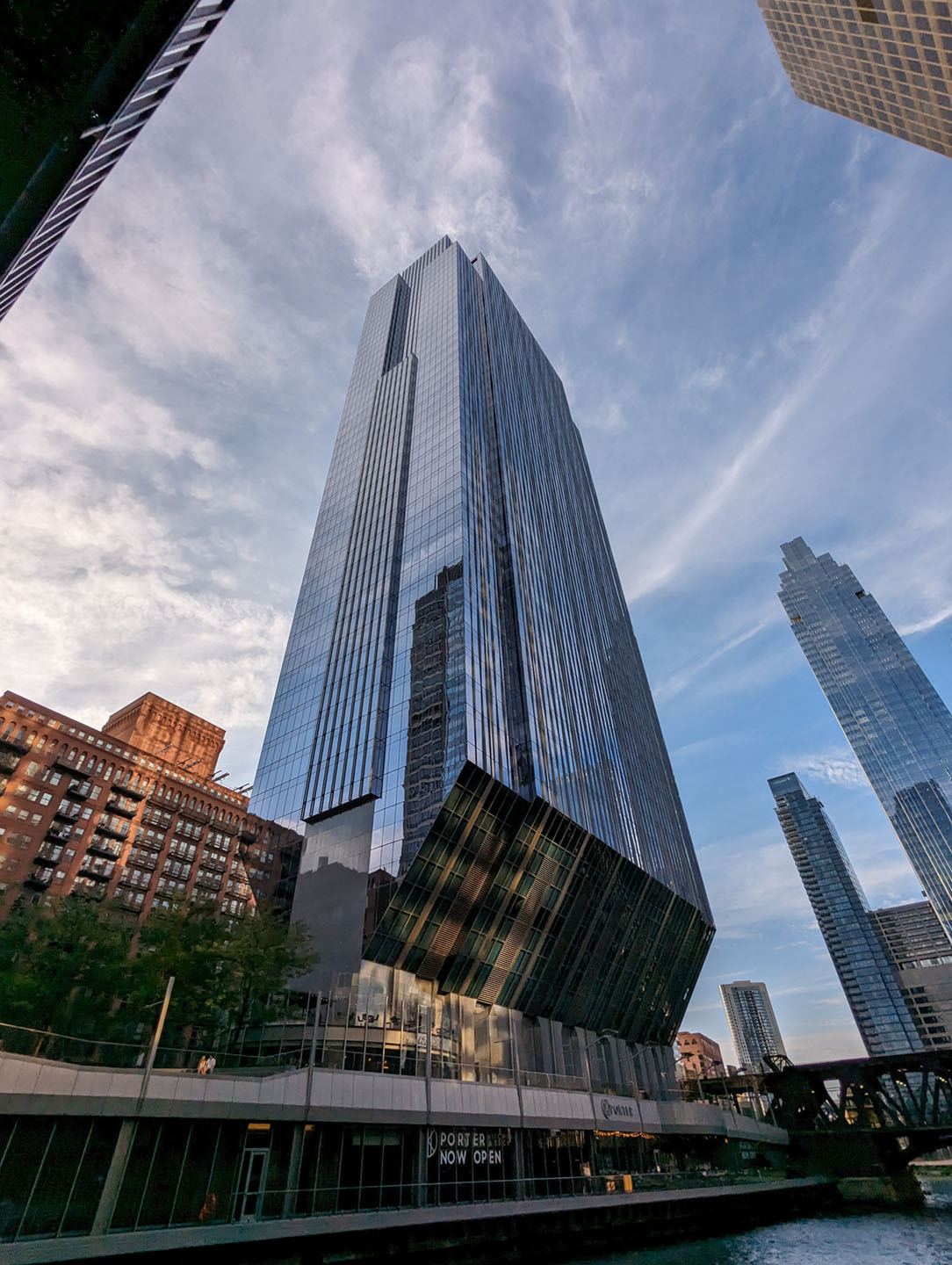 PXL 20230902 225915840