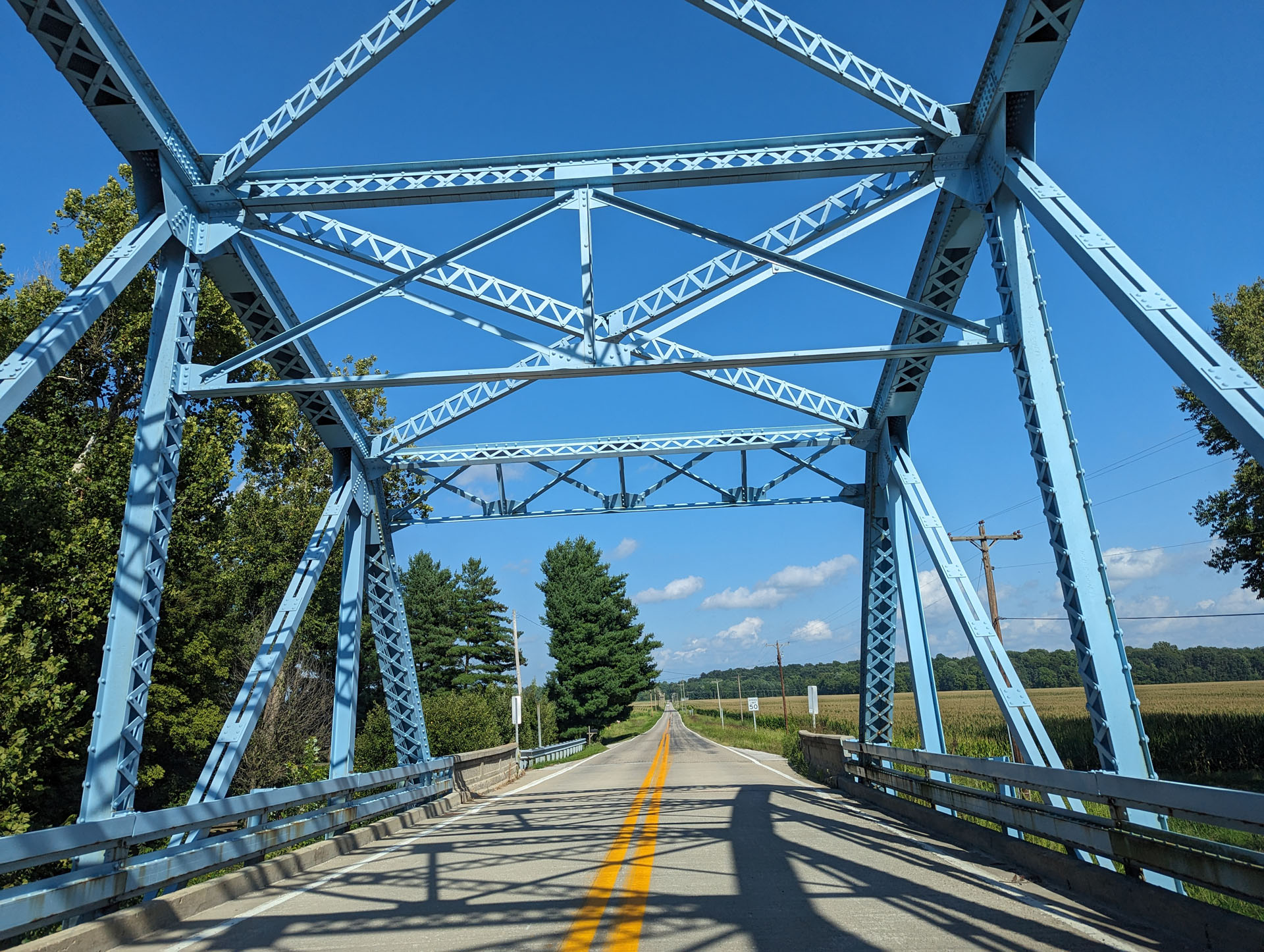 PXL 20230817 211943048