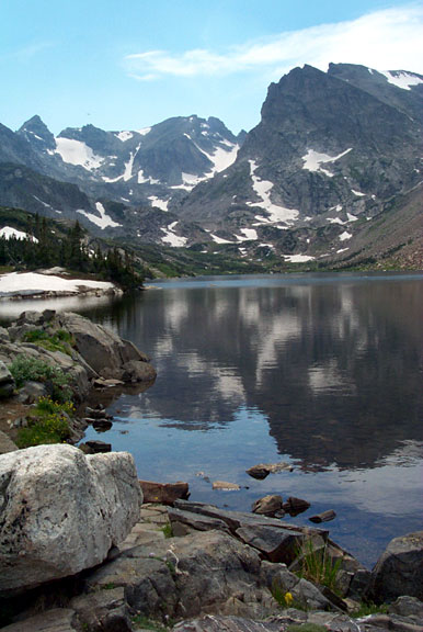 lakeisabelle-peaks-062502.jpg