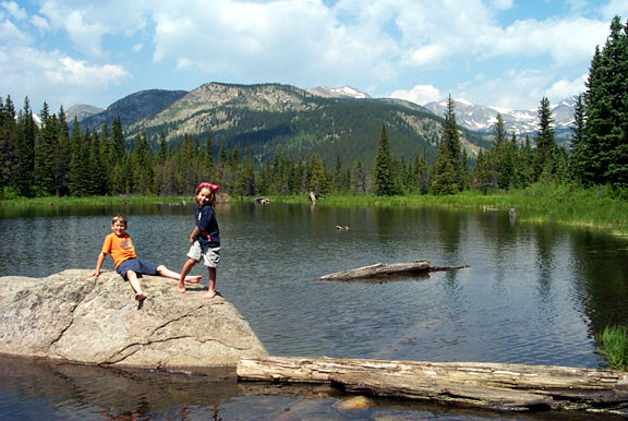 lostlaketrail-ezthea-lake1-062202