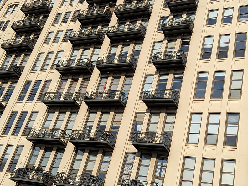 PXL 20230902 222604569