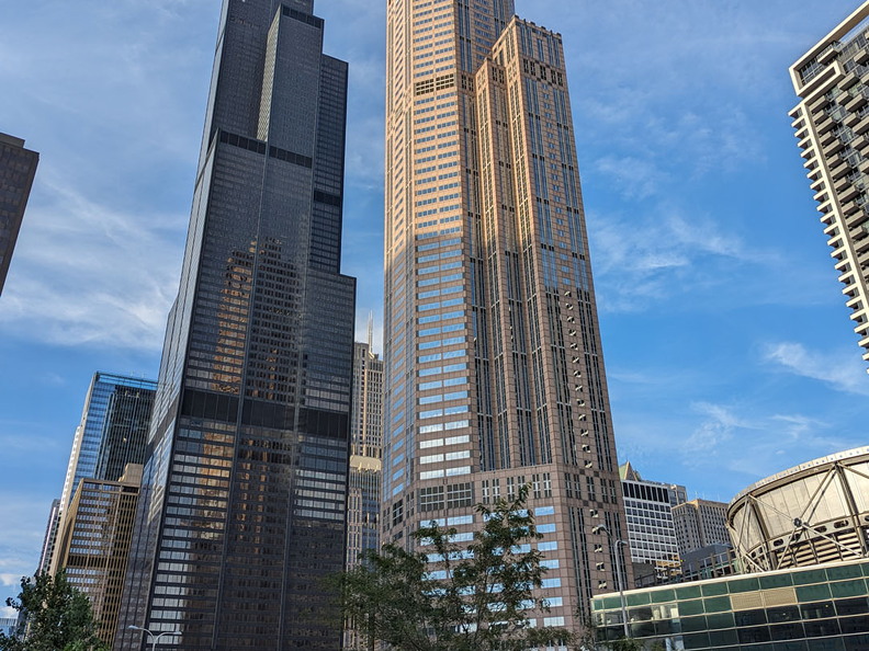 PXL 20230902 225319808