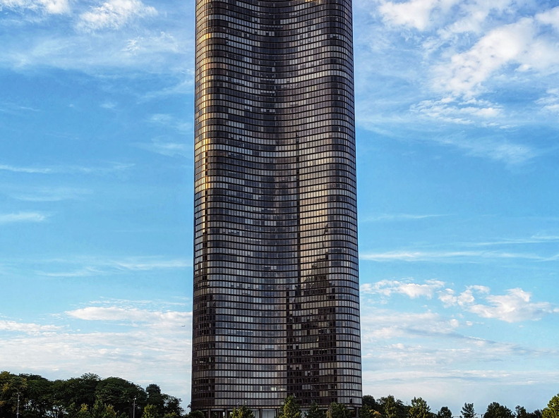 Lake Pointe Tower - Chicago