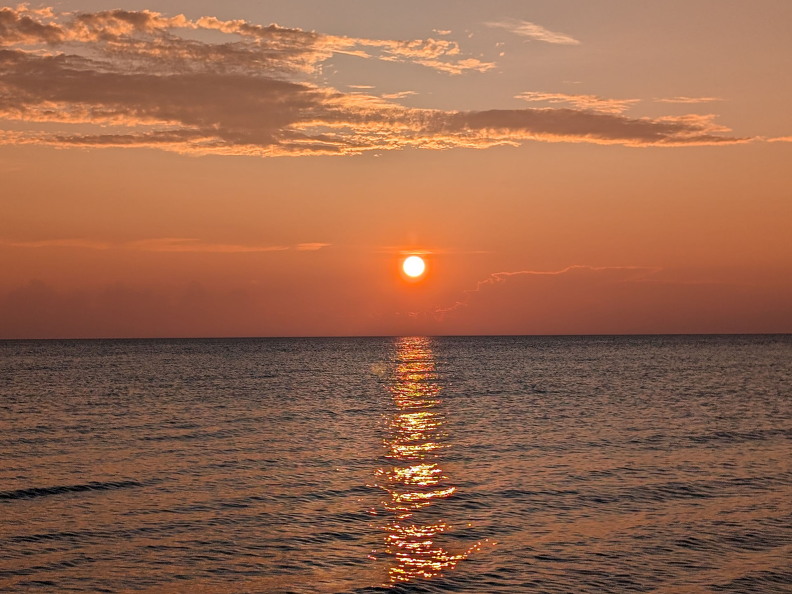 PXL 20240729 005216313