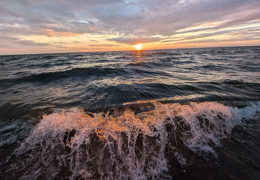 PXL 20240730 005530345