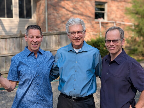 PXL 20250419 210541209