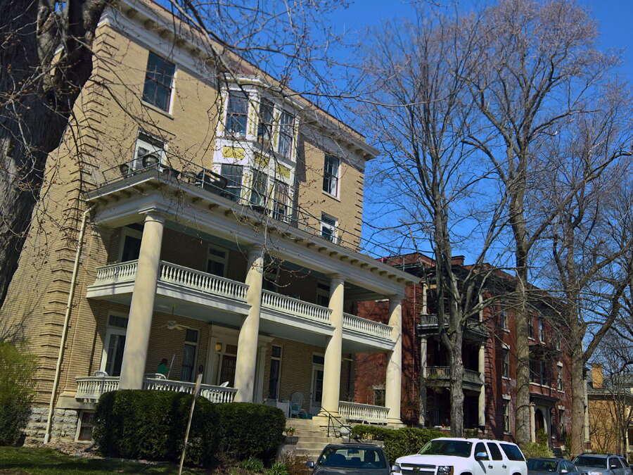 Hampton-Court-WP-20180317-14-20-20