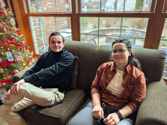 PXL 20251227 183228203