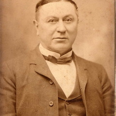 00-Col-Milton-Young-paint